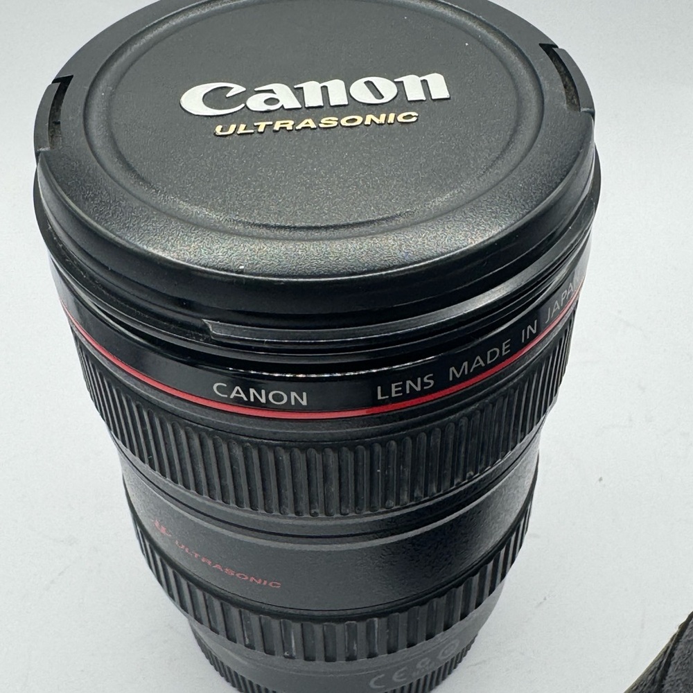 Canon EF 24-105mm f/4L IS USM with Lens Hood, Caps & Pouch • Excellent Condition